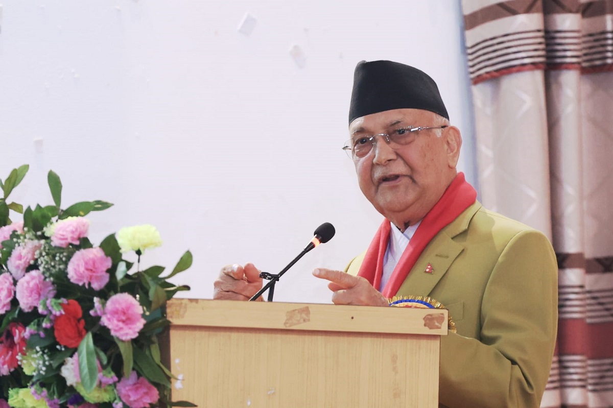 शिक्षकहरूलाई प्रधानमन्त्रीले भने- अविलम्ब वार्तामा बसेर विद्यालय फर्कनुस्
