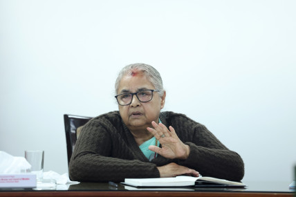 प्रधानमन्त्री निवास बालुवाटारमा मुख्यमन्त्रीहरूको बैठक सुरू