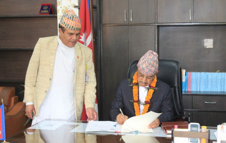 तस्बिर: उपप्रधानमन्त्री खड्काको सचिवालय।