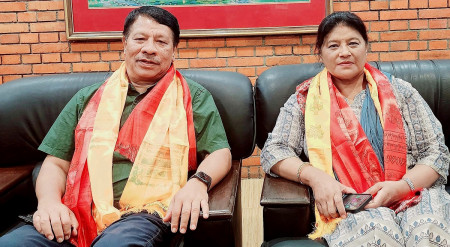 प्रकाशमान सिंह र सिर्जना सिंह।