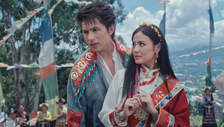 -फिल्मको गीतमा अनमोल र जसिता