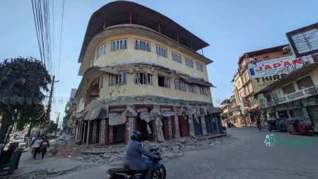 ५३१ घर–टहरामा डोजर चलेपछि यस्तो देखिएको छ हेटौंडा बजार, हेर्नुहोस् तस्बिरमा