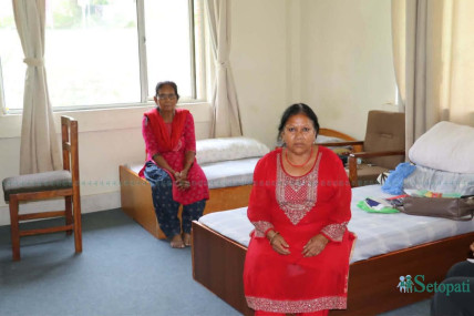 खरिपाटी होल्डिङ सेन्टरका सुकुम्बासी भन्छन्– बस्न खान ठिकै छ, बिरामीको वास्ता गरिएन
