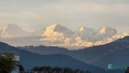 आकाश खुलेपछि काठमाडौंबाट देखिएको हिमाल, हेर्नुहोस् तस्बिरहरू