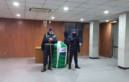 गणनास्थलमा ल्याइएको सभापति पदको मत बाकस। तस्बिर: प्रशन्न पोखरेल/सेतोपाटी