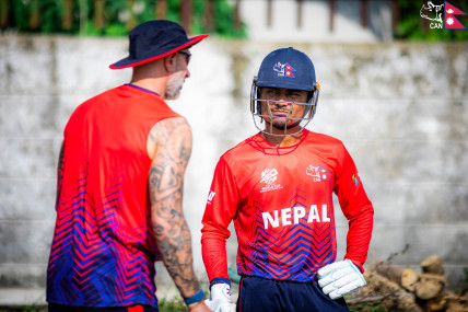 कान्छा तर अनुभवी कप्तान रोहित