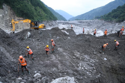 सुरूङभित्र उद्धार गर्न ६ सदस्यीय चिनियाँ टोली परिचालन, थप टोली सीमामा 'स्ट्यान्डबाई'