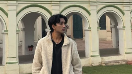 प्रकृतिको मृत्युपछि पक्राउ परेका आड्भिक श्रीवास्तव।