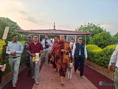 शान्तिको सन्देश फैलाउँदै हजारौं माइल पैदल यात्रा गरेका भिक्षुहरूको टोली लुम्बिनीमा