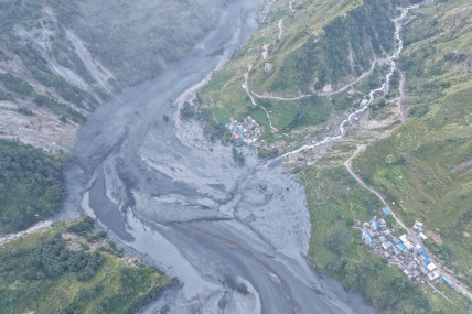 बाढीको पूर्वसूचना दिने साइरन थिएन, गाउँलेले फोन गरेरै जोगाए एकअर्काको ज्यान