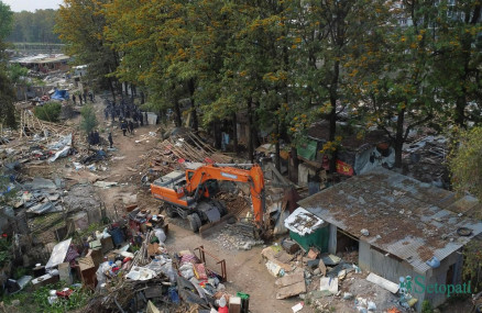 बिहान १० बजेसम्म झन्डै ७० प्रतिशत झुपडी र भौतिक संरचना भत्काइयो