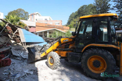 खड्का ल्यान्डले ओगटेको स्काउटको जग्गामा महानगरले चलायो डोजर