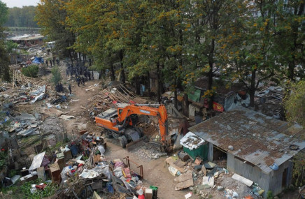 बिहान १० बजेसम्म झन्डै ७० प्रतिशत झुपडी र भौतिक संरचना भत्काइयो