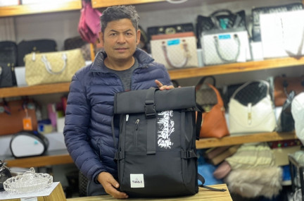 कोरोनाले व्यवसाय चौपट भएपछि बनेको 'थैलो'