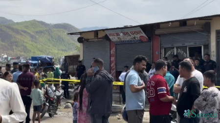 टीका विष्टमाथि गोली प्रहार भएको घर। तस्बिरः भगवती पाण्डे/सेतोपाटी।