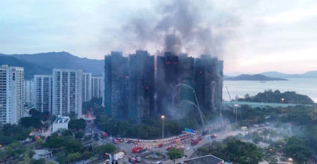 १९ घन्टादेखि जलिरहेको छ ५ हजार मानिस बस्ने हङकङको अपार्टमेन्ट कम्प्लेक्स