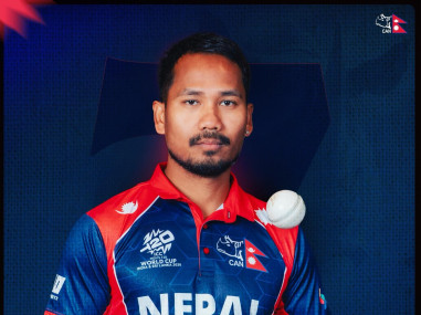 किफायती बायाँ हाते स्पिनर ललित