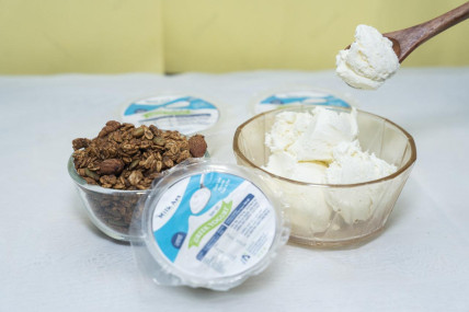 कोरियामा सीप सिके, फर्केर डेढ करोडमा खोले 'मिल्क आर्ट'