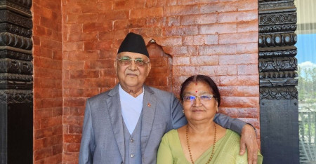 इन्फेक्सन भएपछि राधिकाले लगाइन् ओलीलाई भेटघाटमा रोक