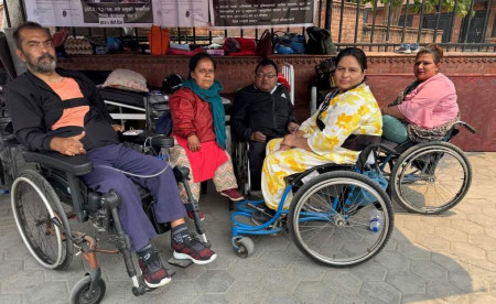 पूर्ण शारीरिक अपांगता भएका व्यक्तिको हेरचाह गर्नेलाई मासिक २५ सय रूपैयाँ