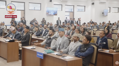 हर्क साम्पाङले भनेजस्तो संसदमा किन बजाइँदैन ताली, सांसदले किन ठोक्छन् टेबल?