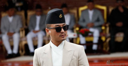 दराजभित्र थन्क्याइएको 'सत्य'