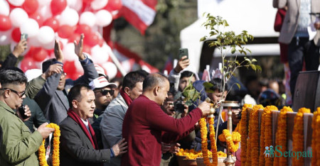 बिरूवामा पानी हालेर गगन र विश्वप्रकाशले गरे विशेष महाधिवेशन उद्घाटन (तस्बिरहरू)