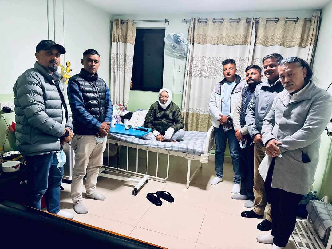 बेलुन बिष्फोटमा घाइते पोखराका मेयर अस्पतालबाट डिस्चार्ज