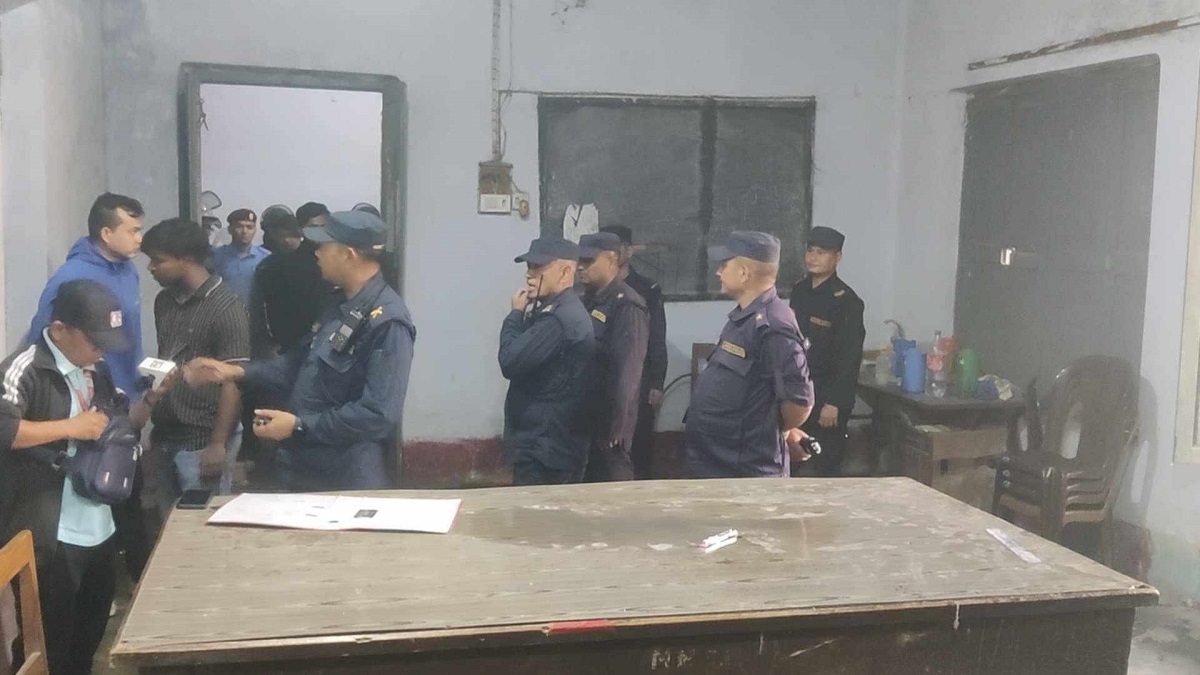 नेविसंघको असन्तुष्ट समूहले महेन्द्र मोरङमा गर्‍यो आगजनी प्रयास