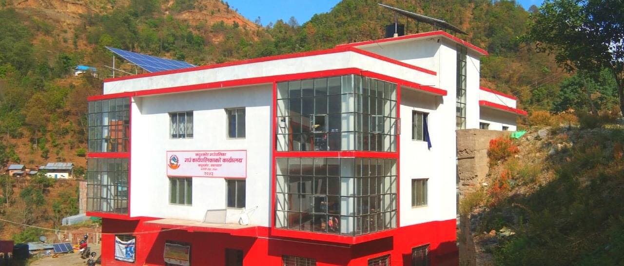 कपुरकोट गाउँपालिकाले पुनर्निर्माण कोषमा दियो २ लाख