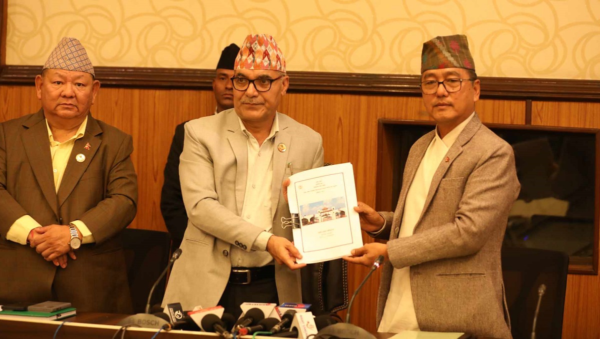 तस्बिर: रवीन्द्र गिरी।