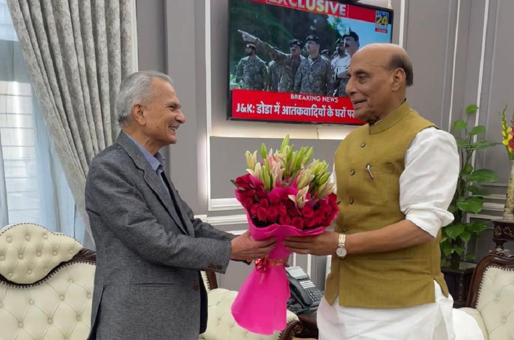 पूर्वप्रधानमन्त्री भट्टराई र भारतीय रक्षामन्त्री सिंहबीच भेटवार्ता