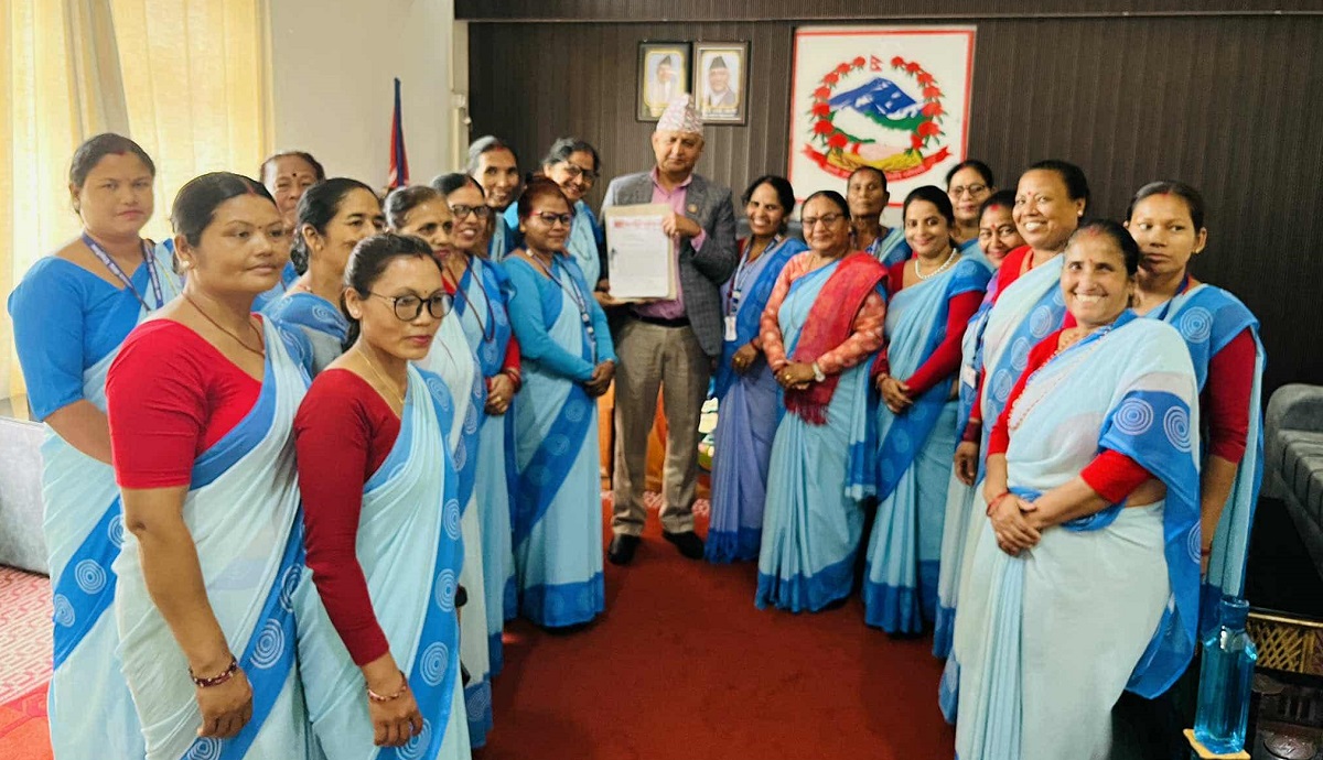 लुम्बिनीका मुख्यमन्त्रीलाई महिला स्वास्थ्य स्वयंसेविकाहरूको ७ बुँदे ज्ञापनपत्र