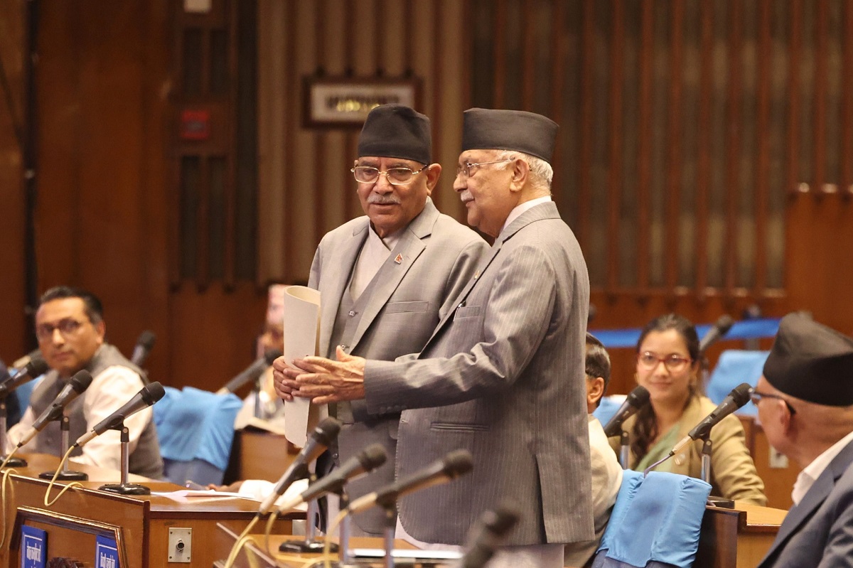 ओलीतिर हेर्दै प्रचण्डले भने- महिना दिन बितिसक्दा पनि तपाईंहरूले गभर्नर नियुक्त गर्न सक्नु भएन