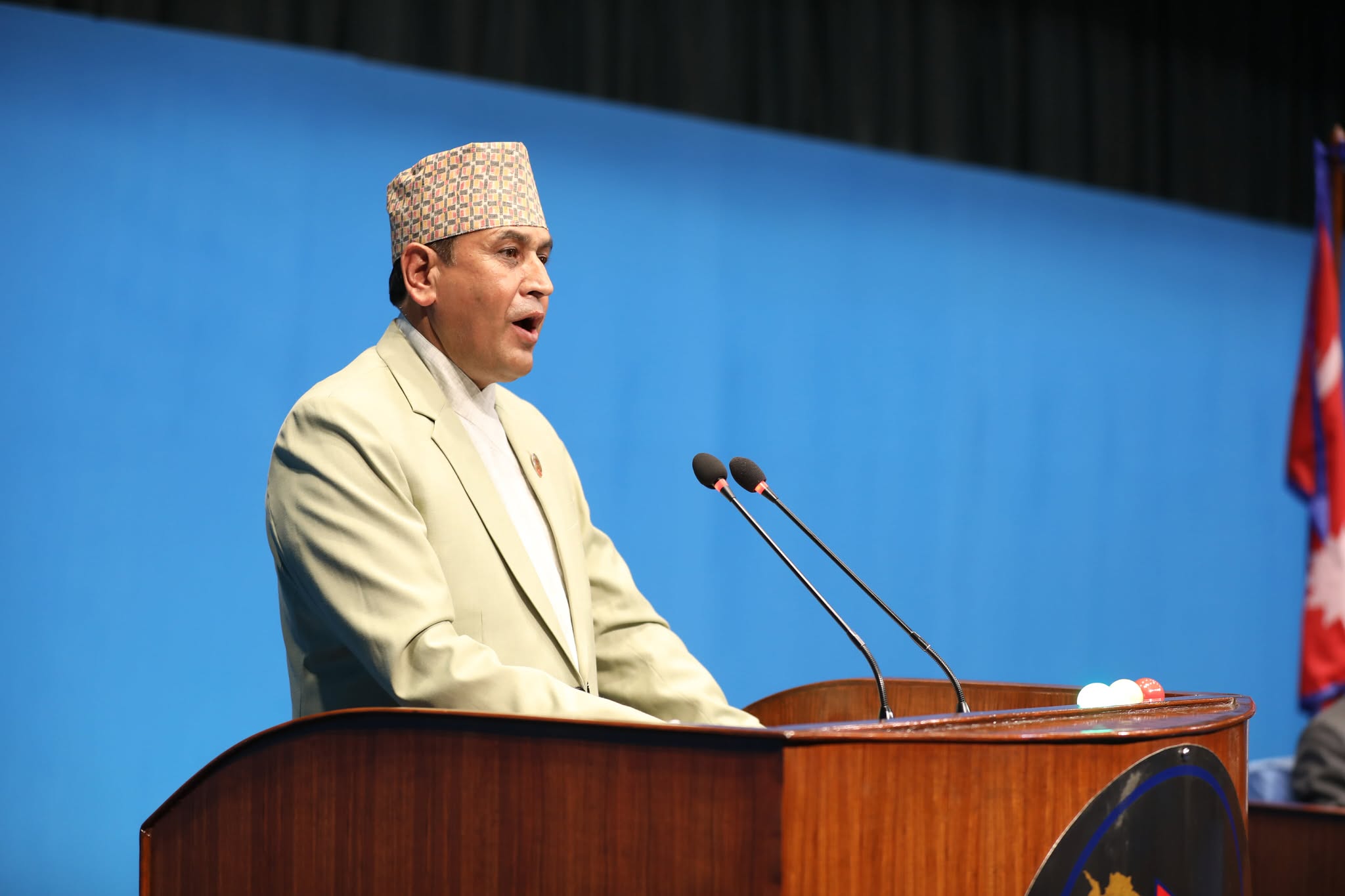राजीनामा घोषणा गर्दै रामहरिले भने- म एउटा फिस्टोकै रूपमा भए पनि इतिहासमा नाम दर्ज गर्न चाहन्छु
