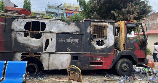 करोडौंको कार्यालय बनाउने पालिका भन्छ– दमकल किन्ने पैसा छैन!