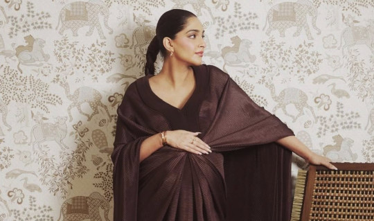 फाइल तस्बिरः सोनम कपूरको फेसबुकबाट