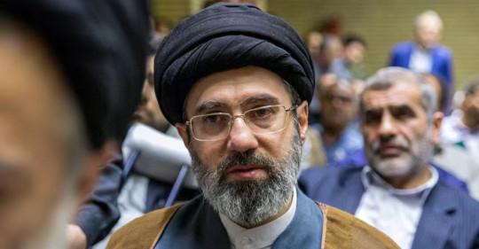 इरानका नयाँ सर्वोच्च नेता खामेनीको शरीरमा गम्भीर चोट