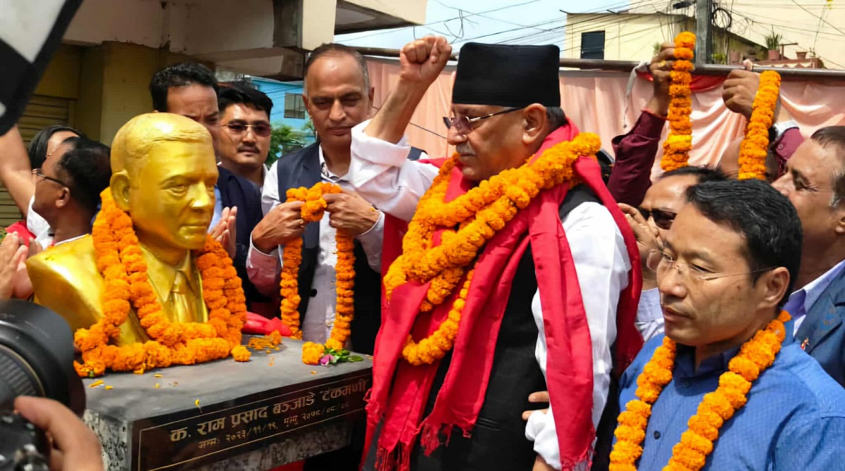अध्यक्ष प्रचण्डले गरे टंकमणिको सालिक अनावरण