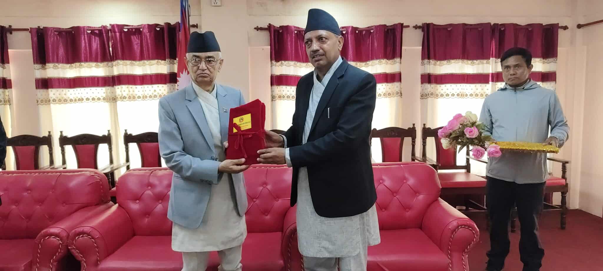 मुख्य न्यायाधिवक्ताको कार्यालयले प्रदेश प्रमुखलाई बुझायो वार्षिक प्रतिवेदन