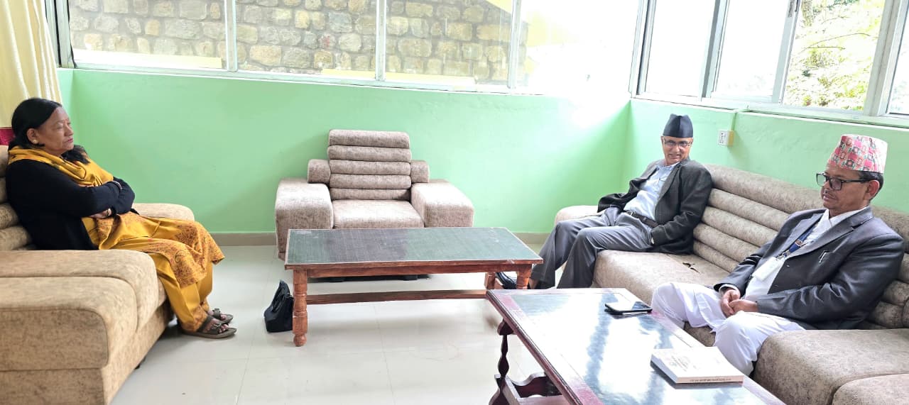 आगजनीबाट कर्णाली प्रदेशसभा भवन खण्डहर बनेपछि सभा अन्यौल