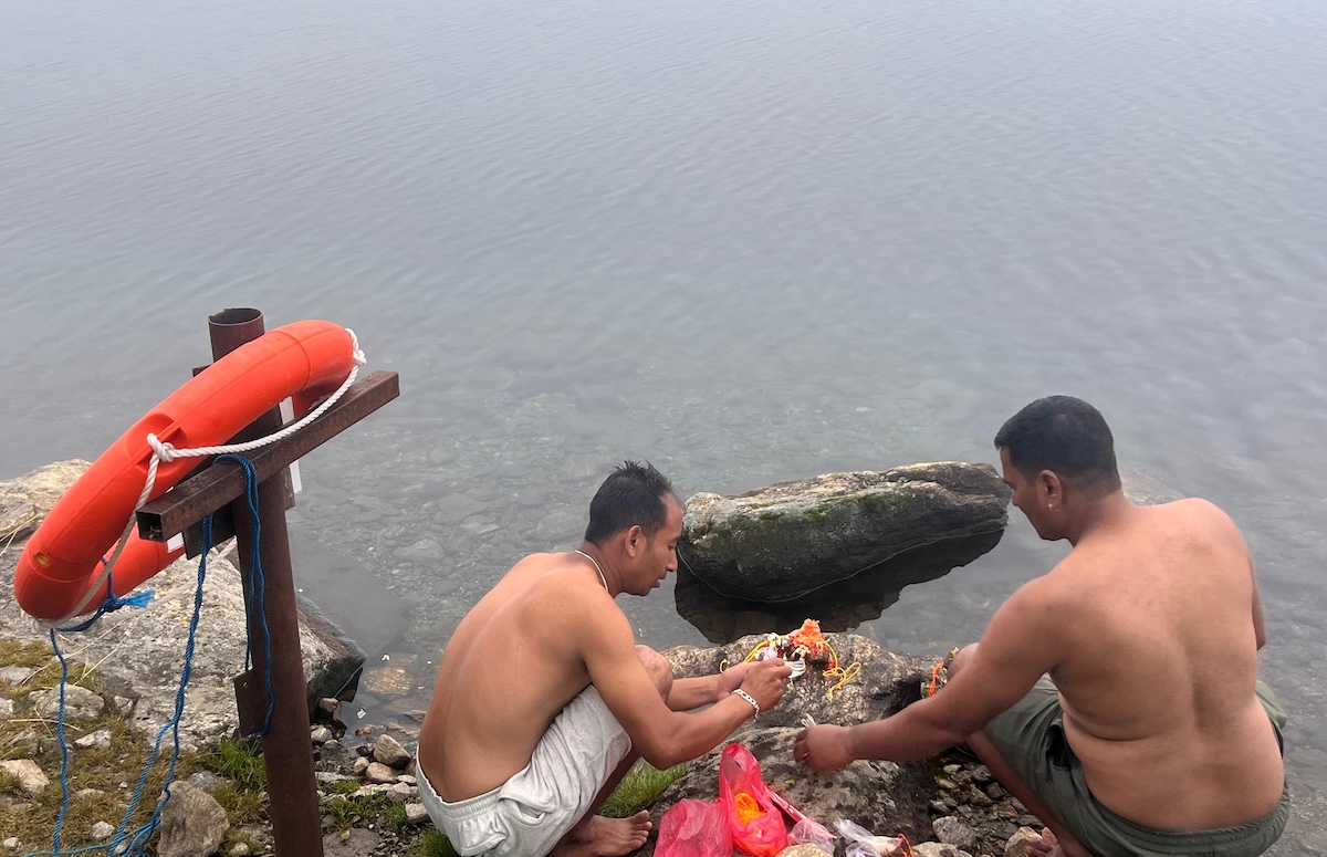 6--rubber-tube-nad-pilgrims---SP-1787500402.jpeg