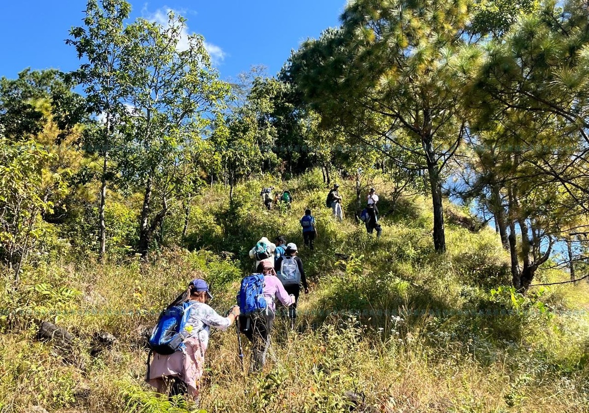 6-hikers-at-sindhupalchok-sp-1765729140.jpg