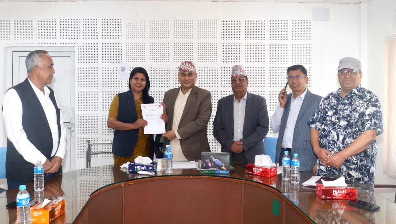 सुदूरपश्चिम कांग्रेस सचेतकमा खड्का
मन्त्री हेरफेरको तयारी