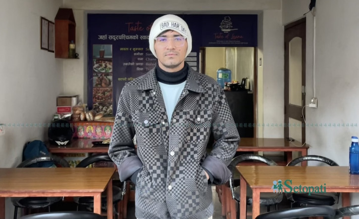 'द टेस्ट अफ लियाना' मा सञ्चालक प्रकाशसिंह रावत। तस्बिरः आर्या श्रेष्ठ/सेतोपाटी