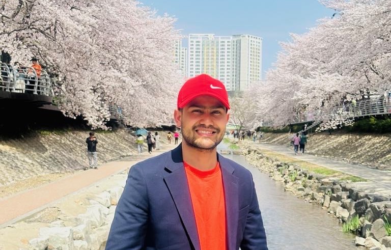 वैदेशिक रोजगारका लागि कोरियाको उल्सानमा रहेका अजय सोडारी। तस्बिर स्रोत: अजय