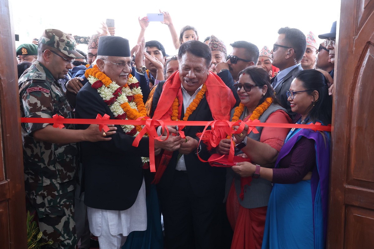 गाउँपालिका भवन उद्घाटनमा प्रधानमन्त्री र उपप्रधानमन्त्री
