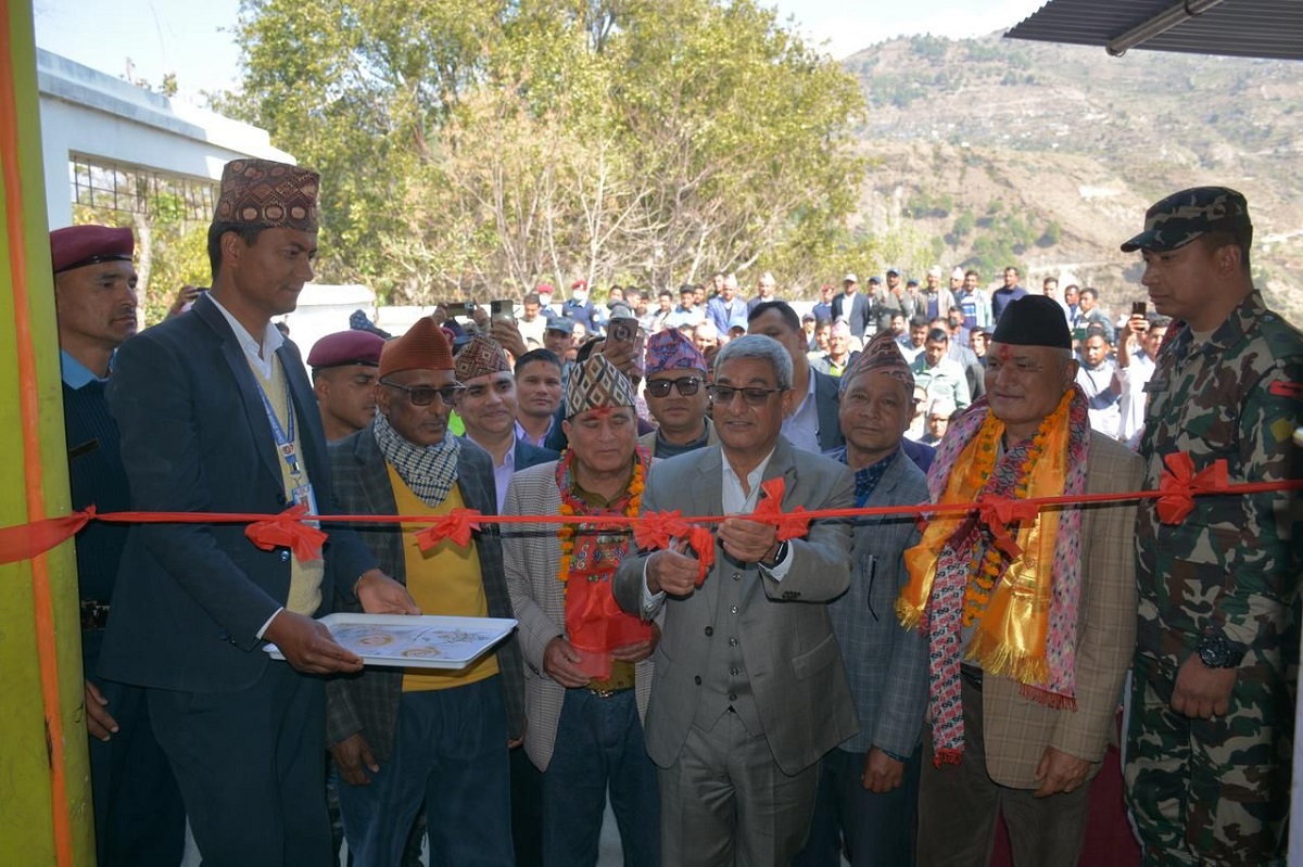 भूकम्प प्रभावित क्षेत्रमा पुननिर्माणको कार्य सुरू भएको छ: गृहमन्त्री लेखक