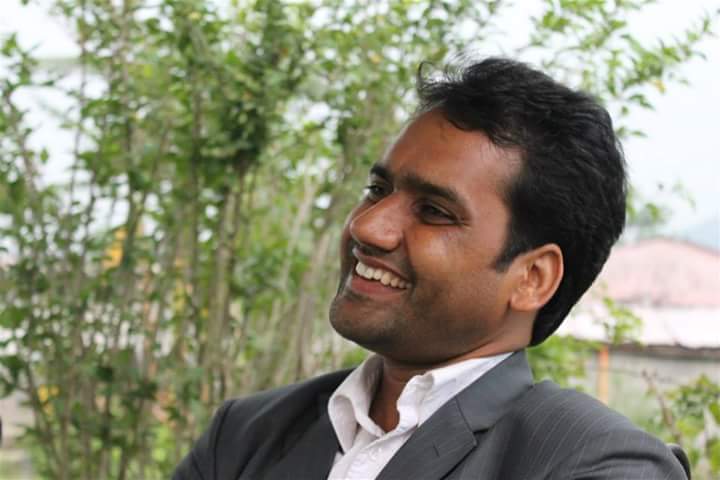 लेखक गनेश पौडेल।