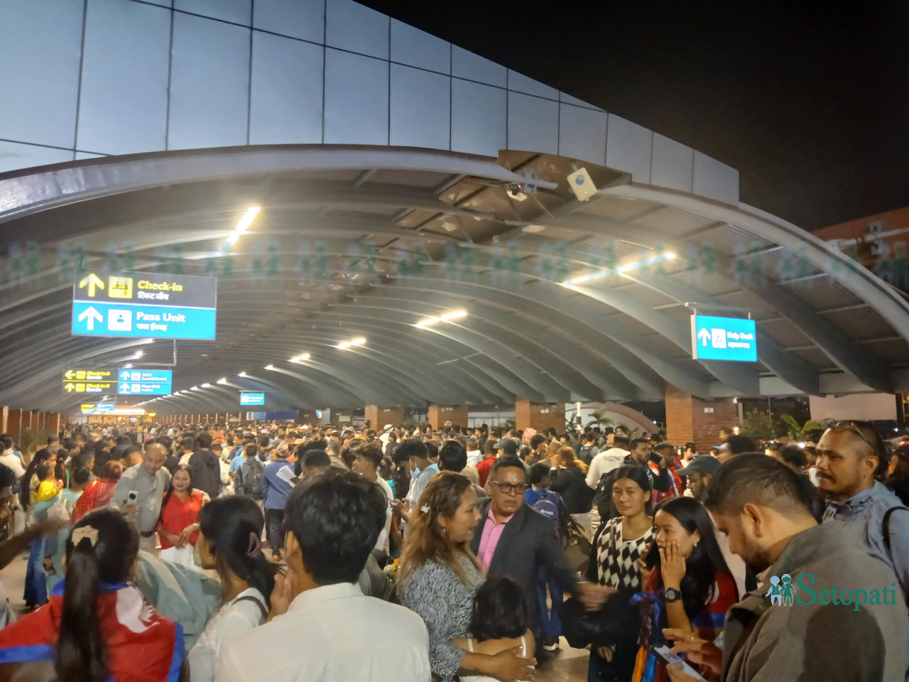 Airport11-1760113624.jpg